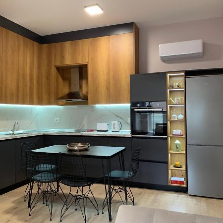 Lovely 1-Bedroom Condo In Tirana Wifi-Netflix-Ac Buitenkant foto
