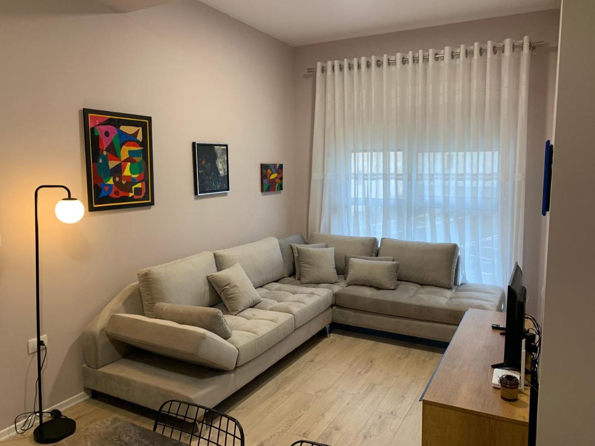 Lovely 1-Bedroom Condo In Tirana Wifi-Netflix-Ac Buitenkant foto