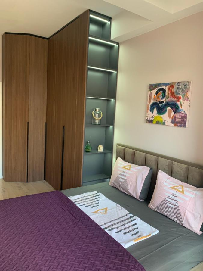 Lovely 1-Bedroom Condo In Tirana Wifi-Netflix-Ac Buitenkant foto