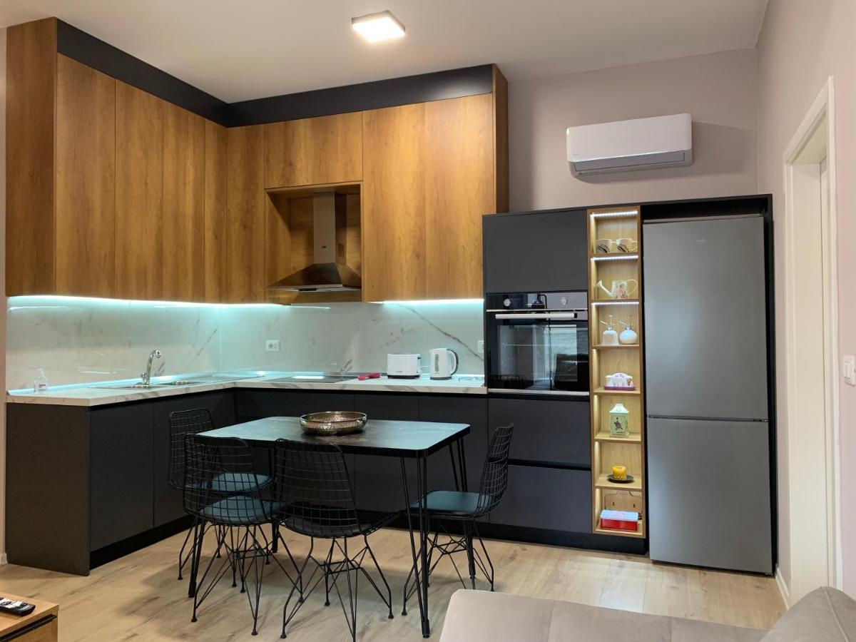 Lovely 1-Bedroom Condo In Tirana Wifi-Netflix-Ac Buitenkant foto