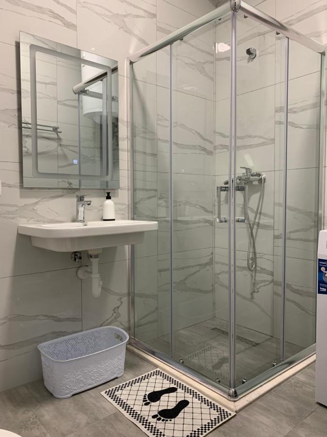 Lovely 1-Bedroom Condo In Tirana Wifi-Netflix-Ac Buitenkant foto